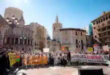 Llutxent porta a València la protesta contra la macroplanta de biogàs a 1,7 km del poble