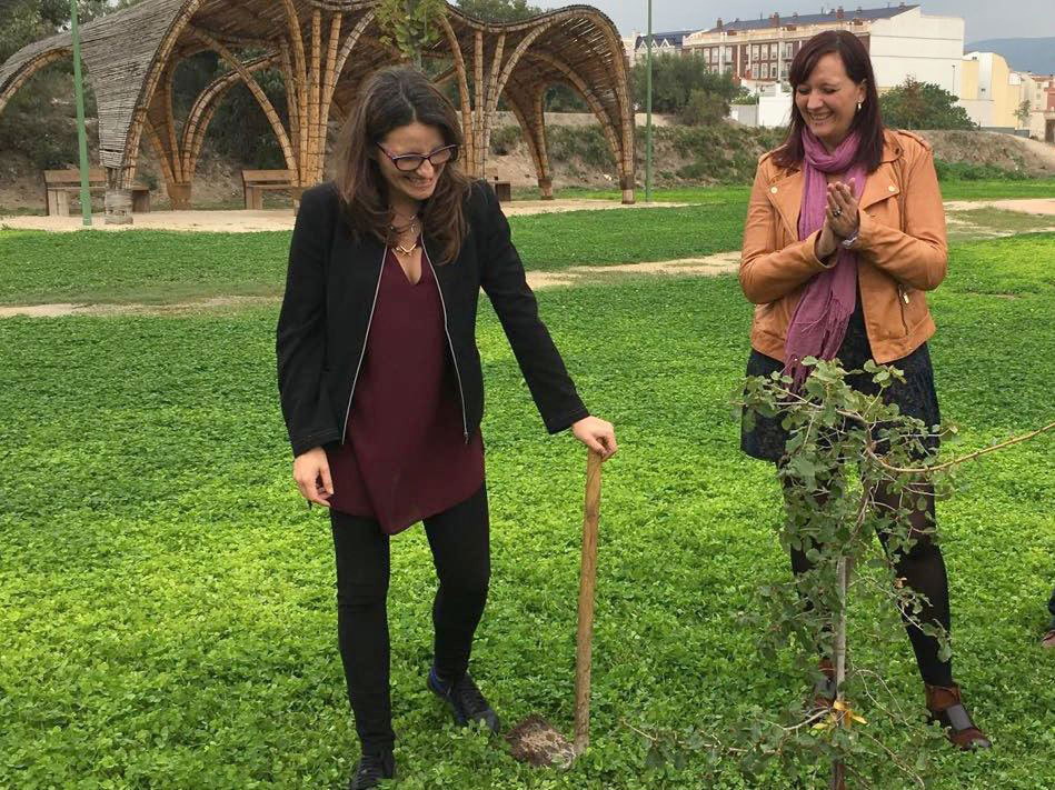 monica-i-silvia-planta-roure-2015-a-benarrai